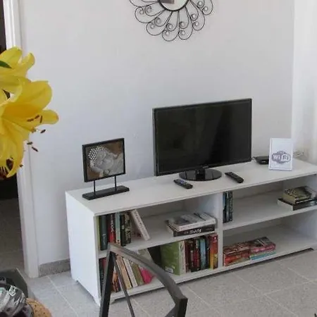 Anawone Tías